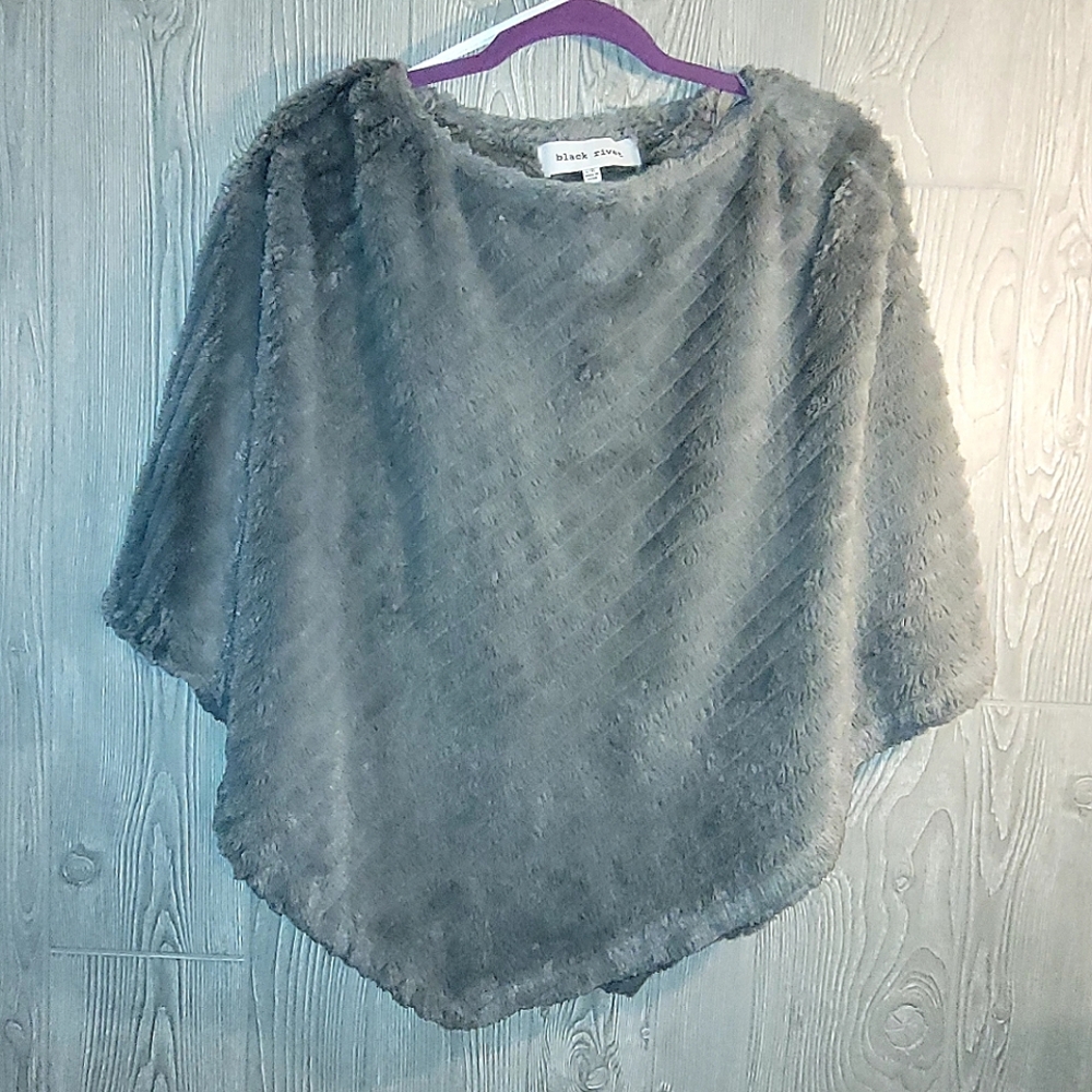 black rivet Faux Fur Gray Poncho- L/XL